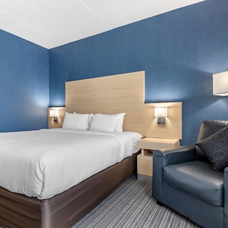 Quality Inn & Suites Oakville Pokoj fotografie