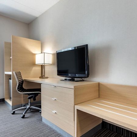 Quality Inn & Suites Oakville Pokoj fotografie