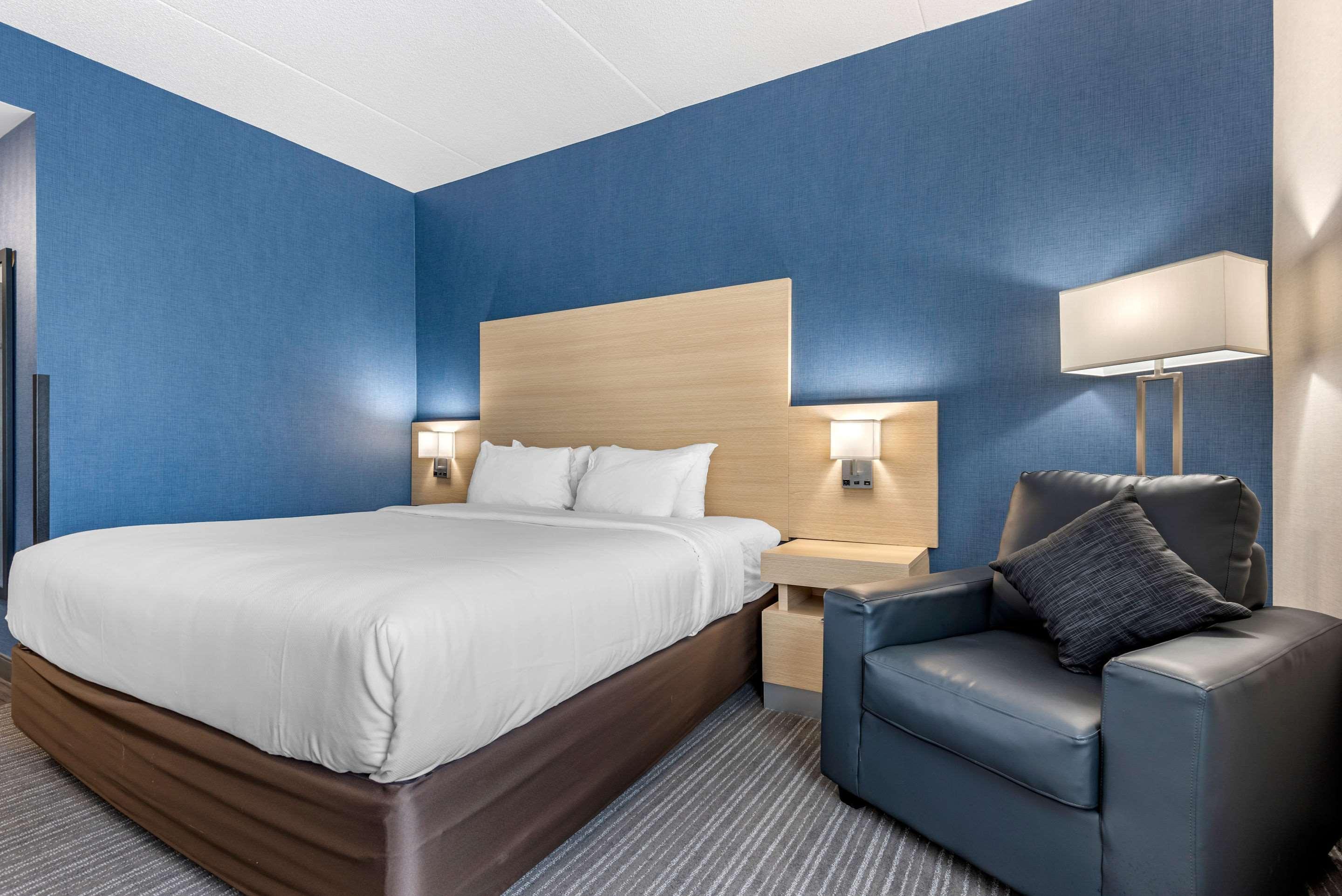 Quality Inn & Suites Oakville Exteriér fotografie
