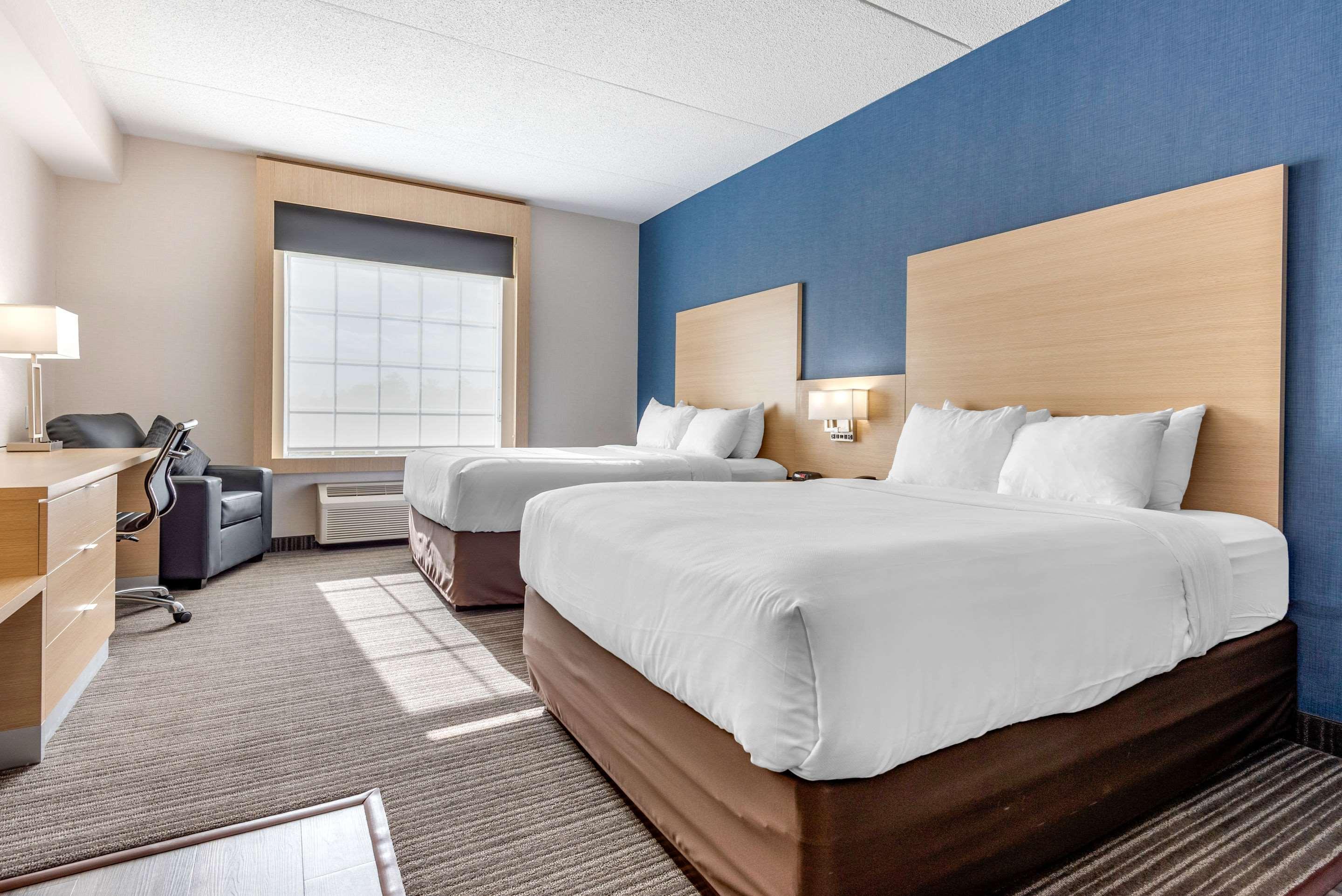 Quality Inn & Suites Oakville Exteriér fotografie