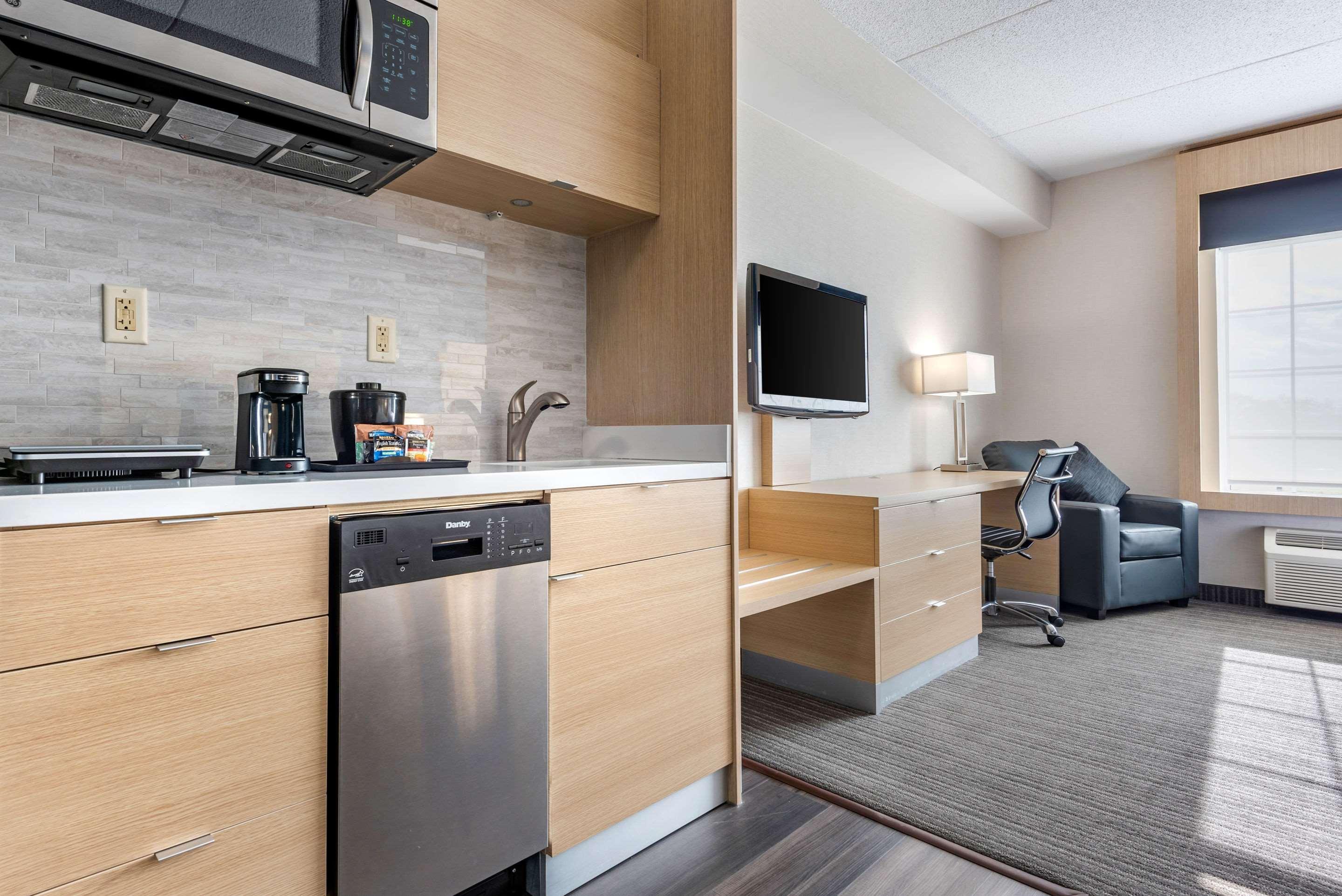 Quality Inn & Suites Oakville Exteriér fotografie