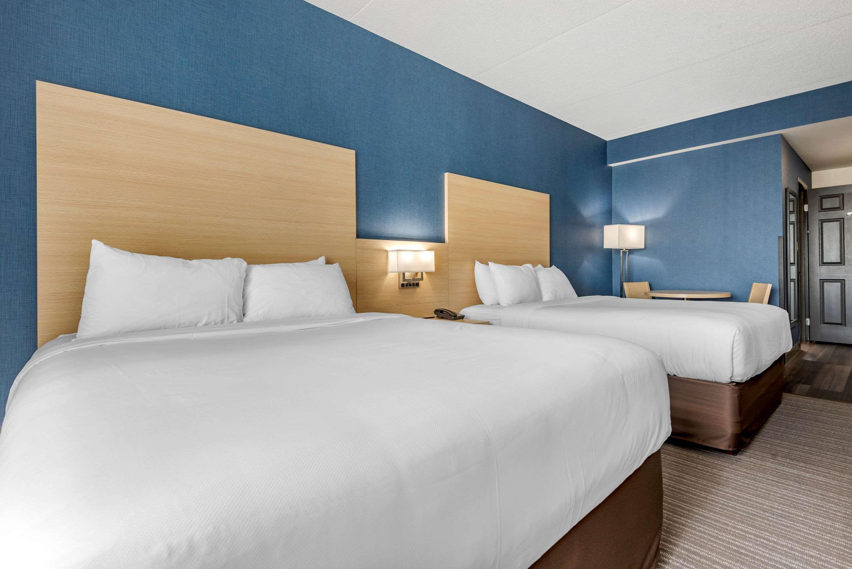 Quality Inn & Suites Oakville Exteriér fotografie